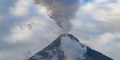 阿尔拜马荣火山景点介绍、游玩攻略、服务设施、用户问答、用户点评2000字